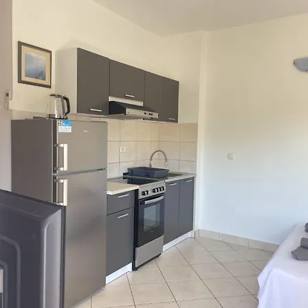 Jure Apartment *