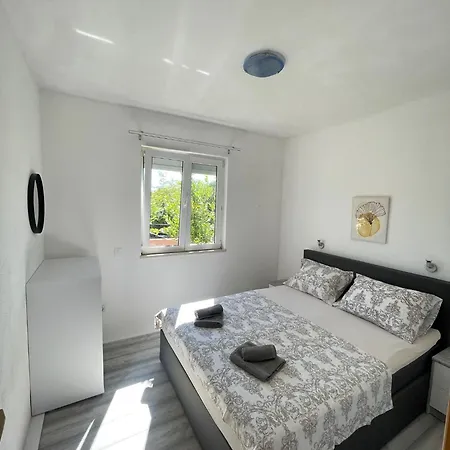 Jure Apartment