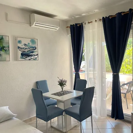 Jure Apartmán Promajna